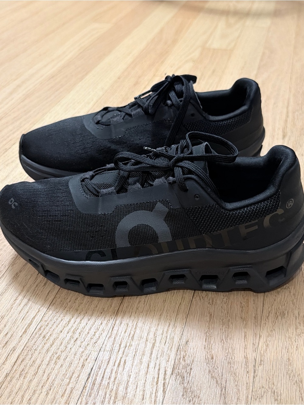 On Cloudmonster 2 Men’s Size 7.5 All Black Running Sneakers